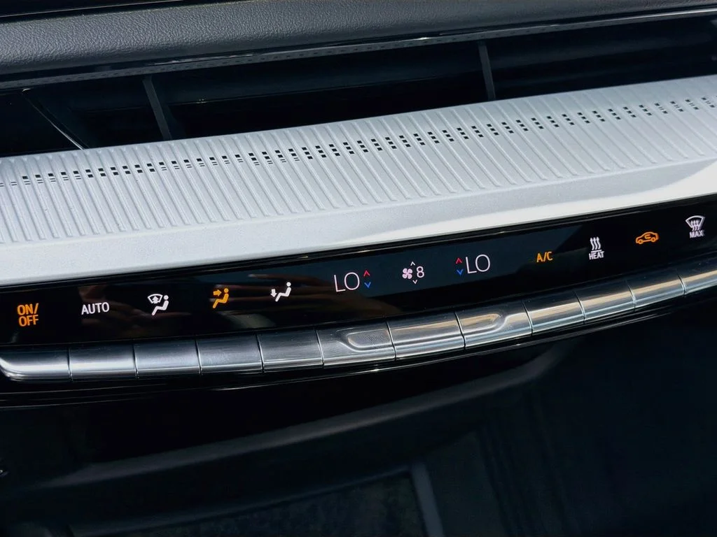 Used 2025 Silver Cadillac Sport 2 image 21