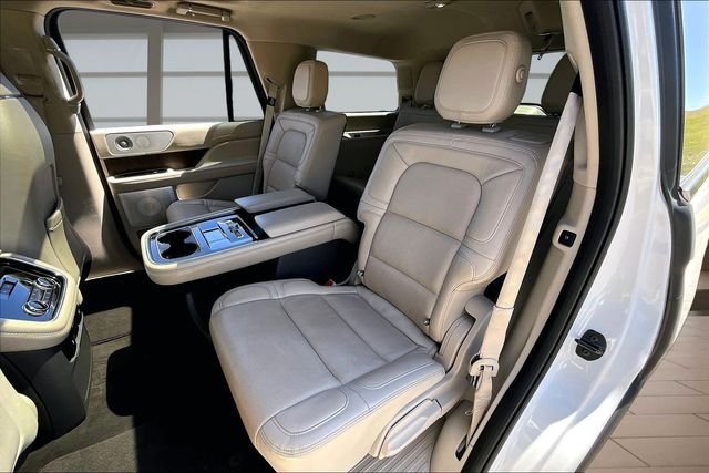 Used 2020 White Lincoln Reserve image 26