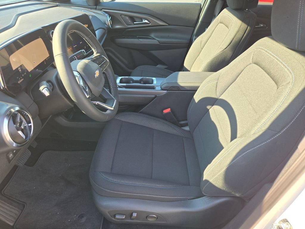 New 2026 Summit White Chevrolet LT image 6