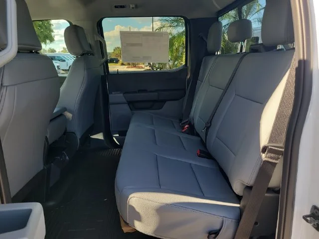 New 2027 Oxford White Ford XL 4WD CREW CAB image 13