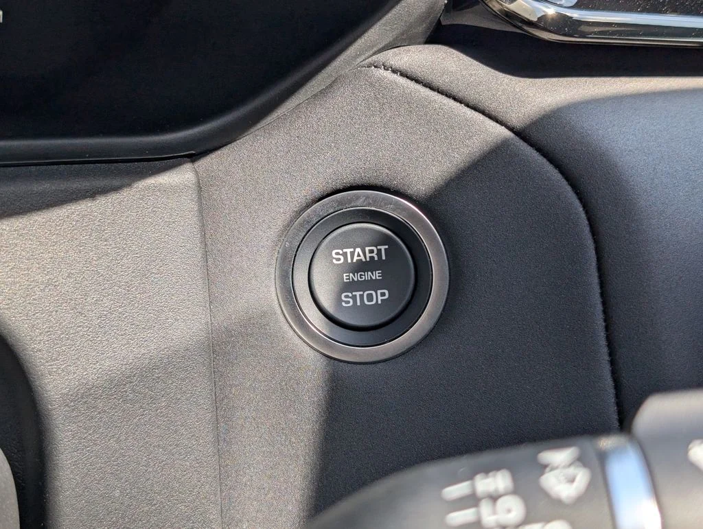 New 2026 Arroios Grey Land Rover Dynamic SE image 11