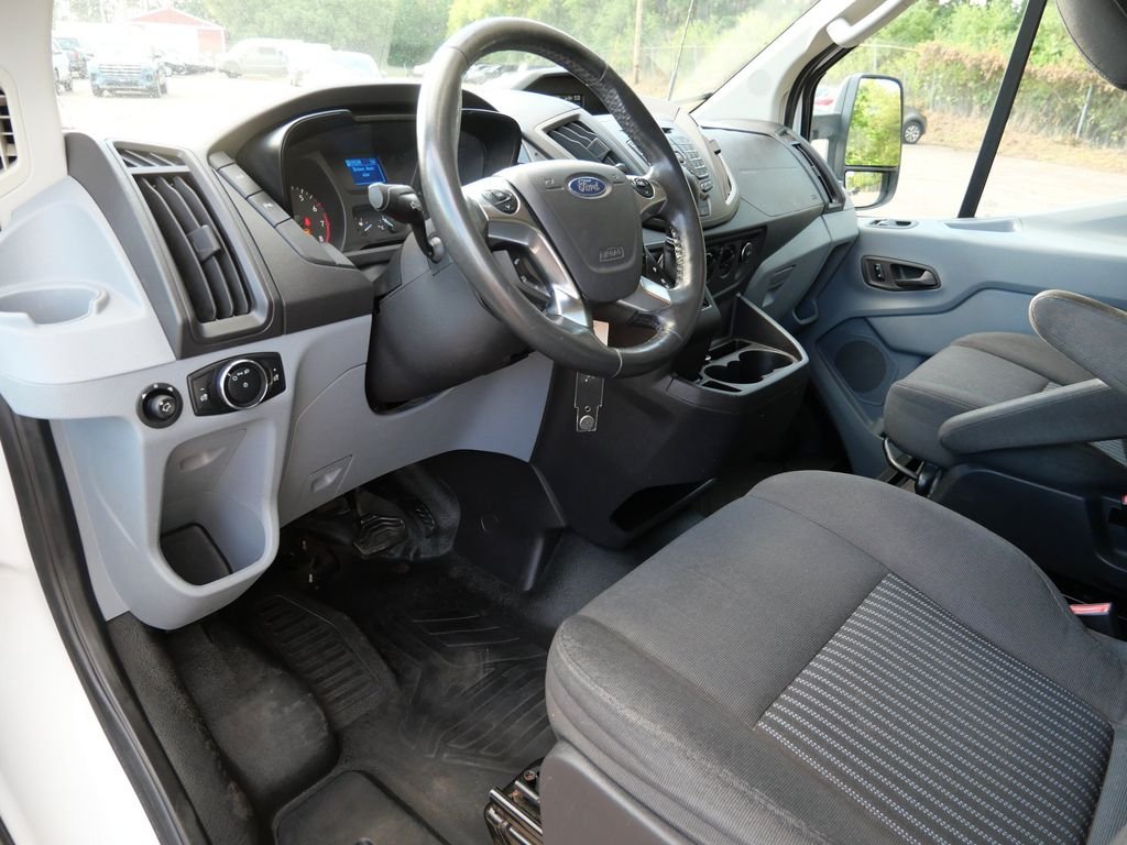 Used 2015 White Ford Base image 3