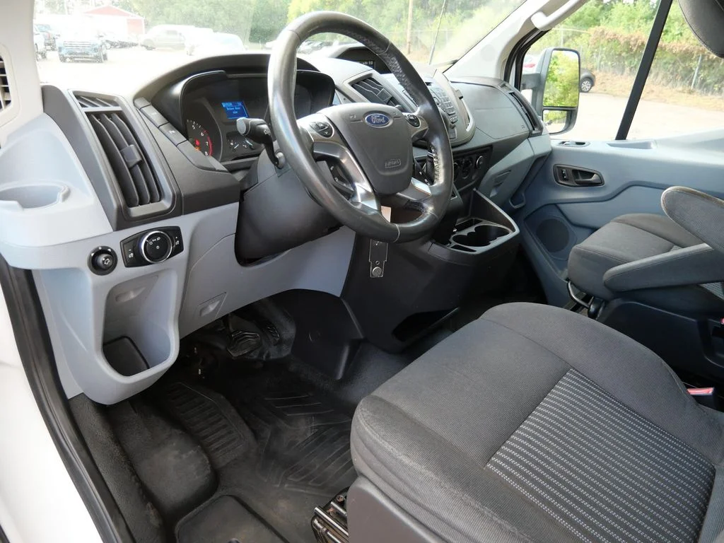 Used 2015 White Ford Base image 3