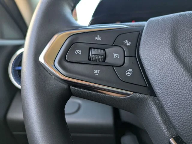 Used 2025 White Chevrolet LT image 25
