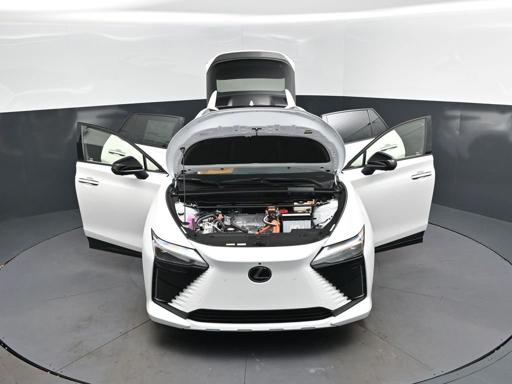New 2026 Oxygen White Lexus  350e PREMIUM image 52
