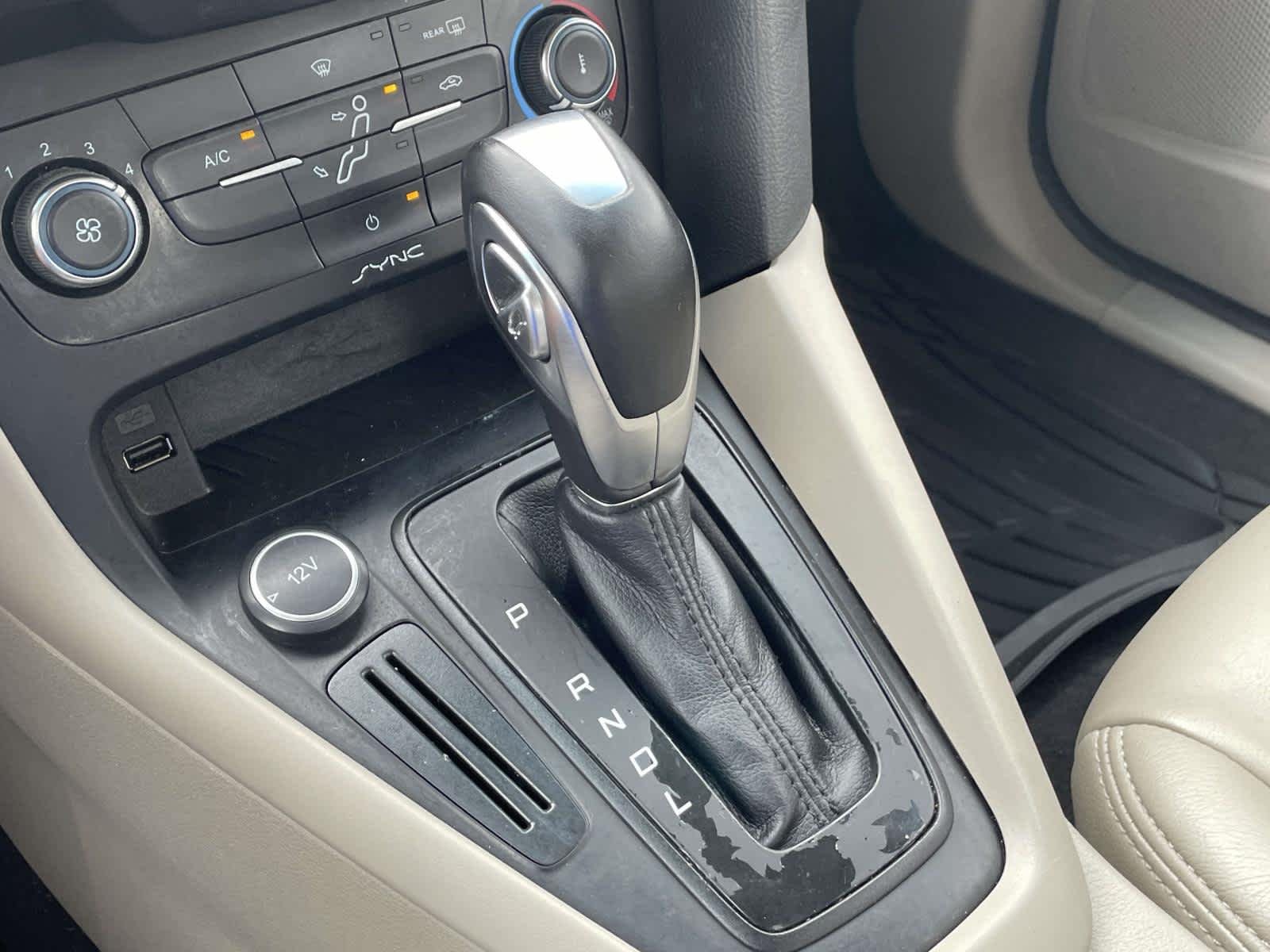 Used 2016 Magnetic Ford SE image 26