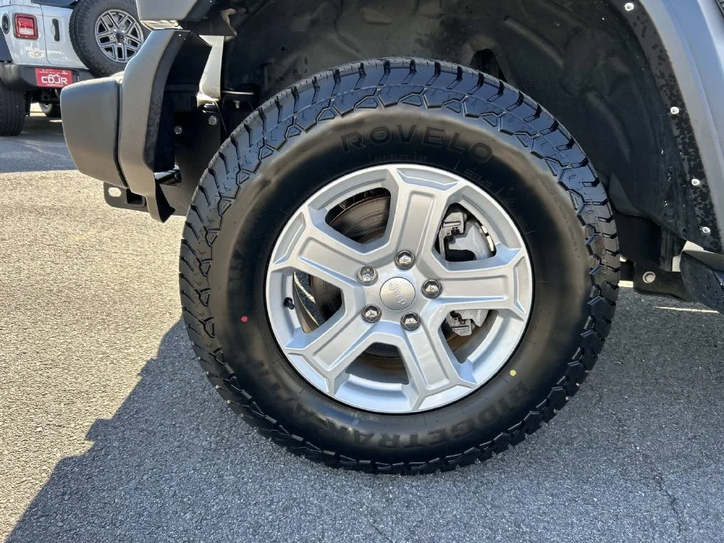 Used 2021 White Jeep Sport S image 32
