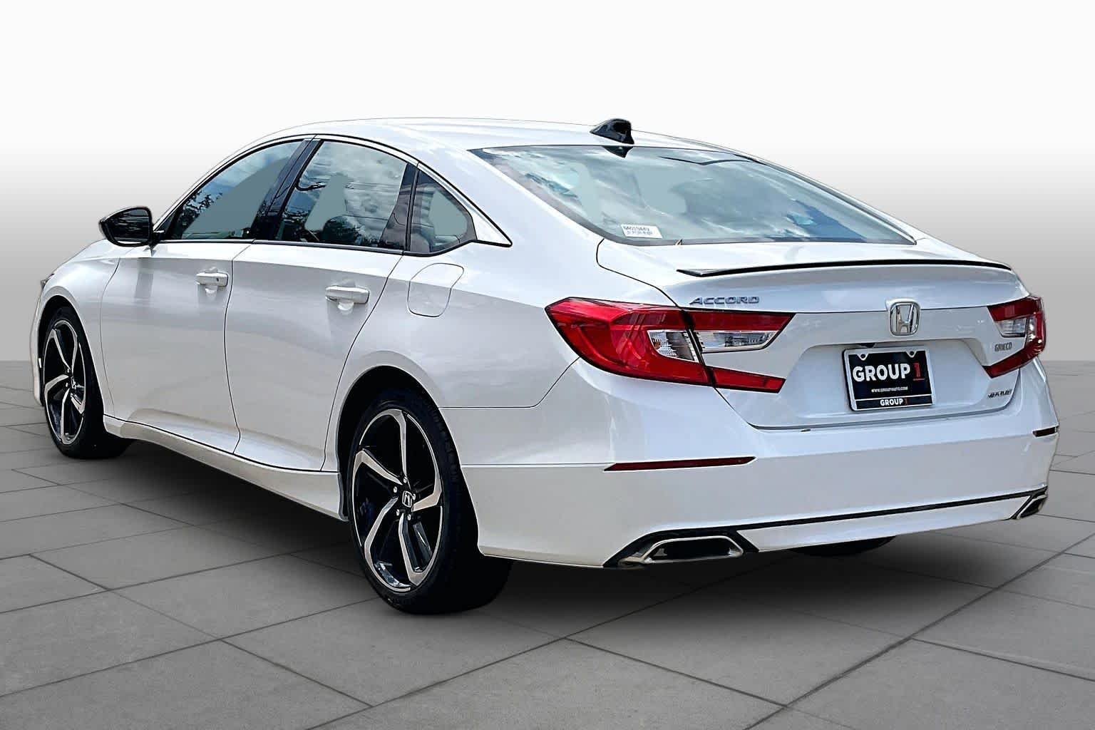 Used 2022 Platinum White Pearl Honda Sport image 12