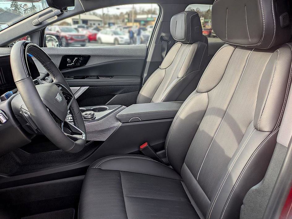 2025 Cadillac OPTIQ Luxury 2 - Photo 10