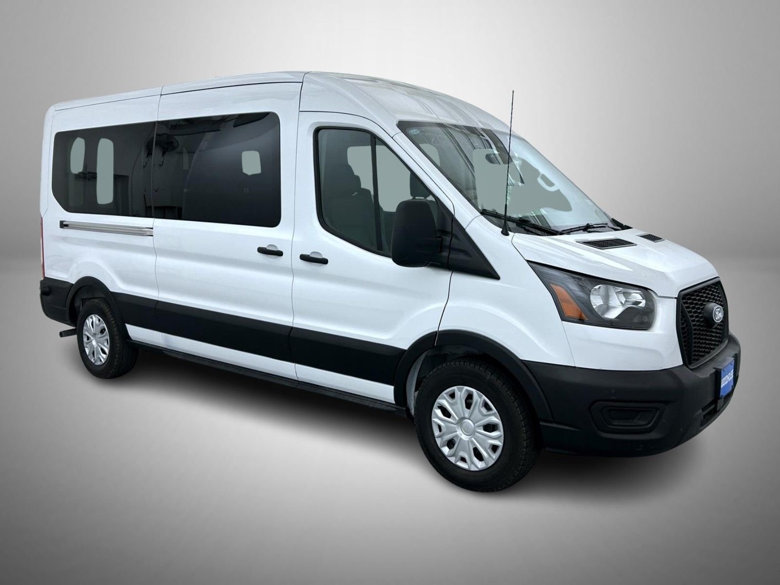 New 2026 Oxford White Ford XL image 3