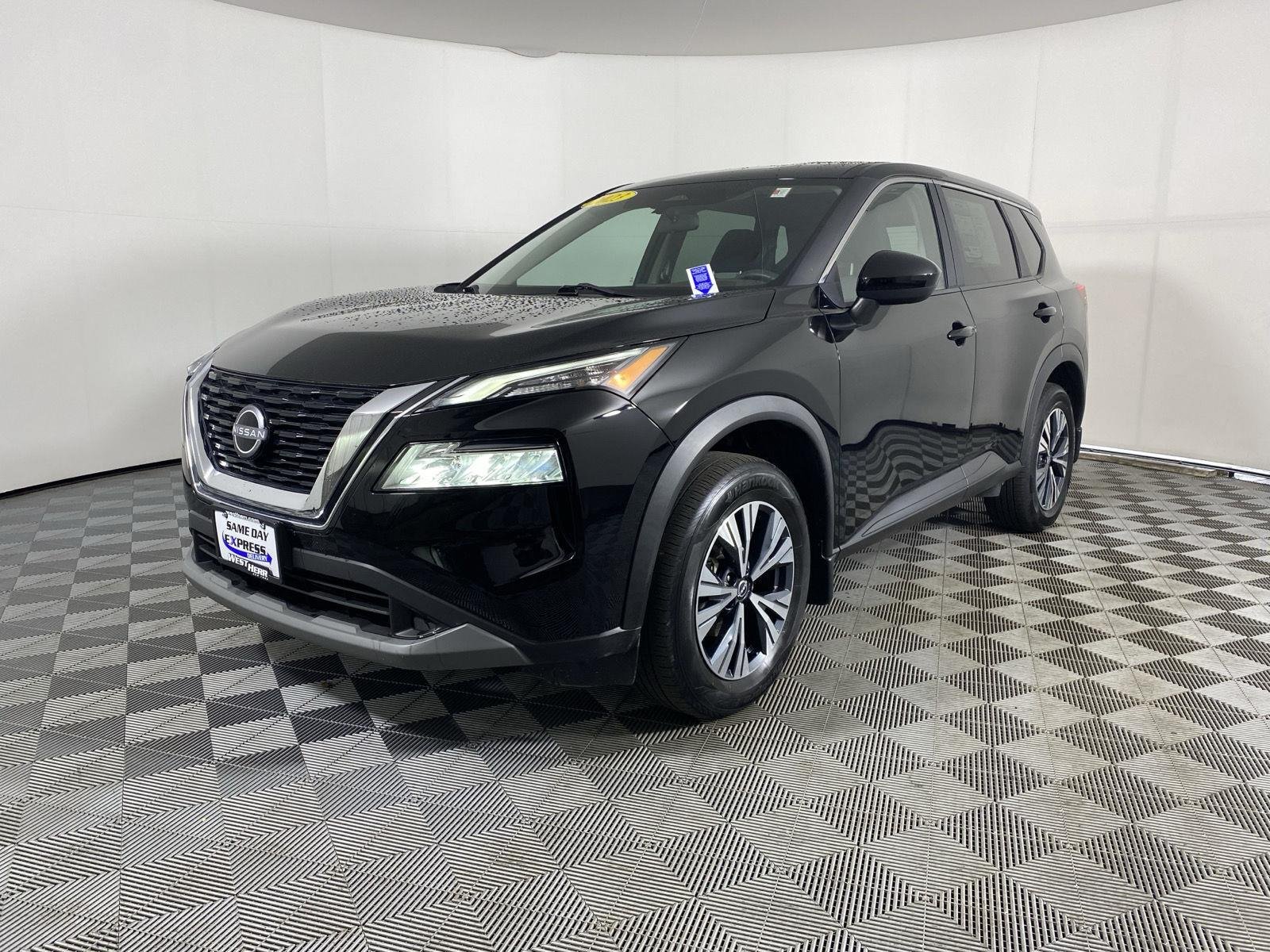 Used 2023 Super Black Nissan SV image 3