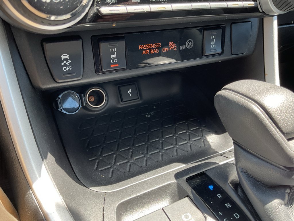 Used 2022 Magnetic Gray Metallic Toyota Hybrid XLE image 30