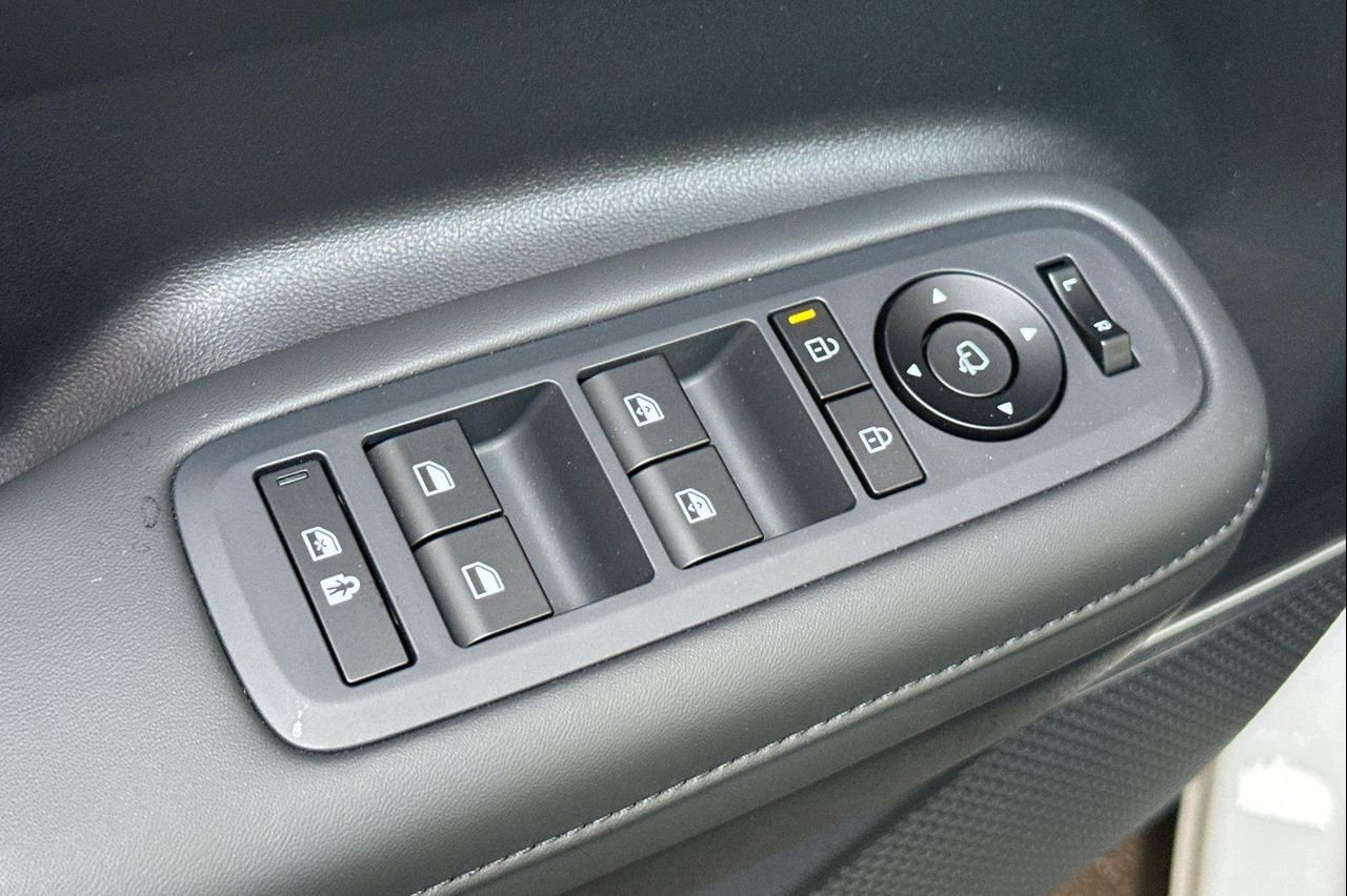2026 Hyundai Santa Fe Limited - Photo 12