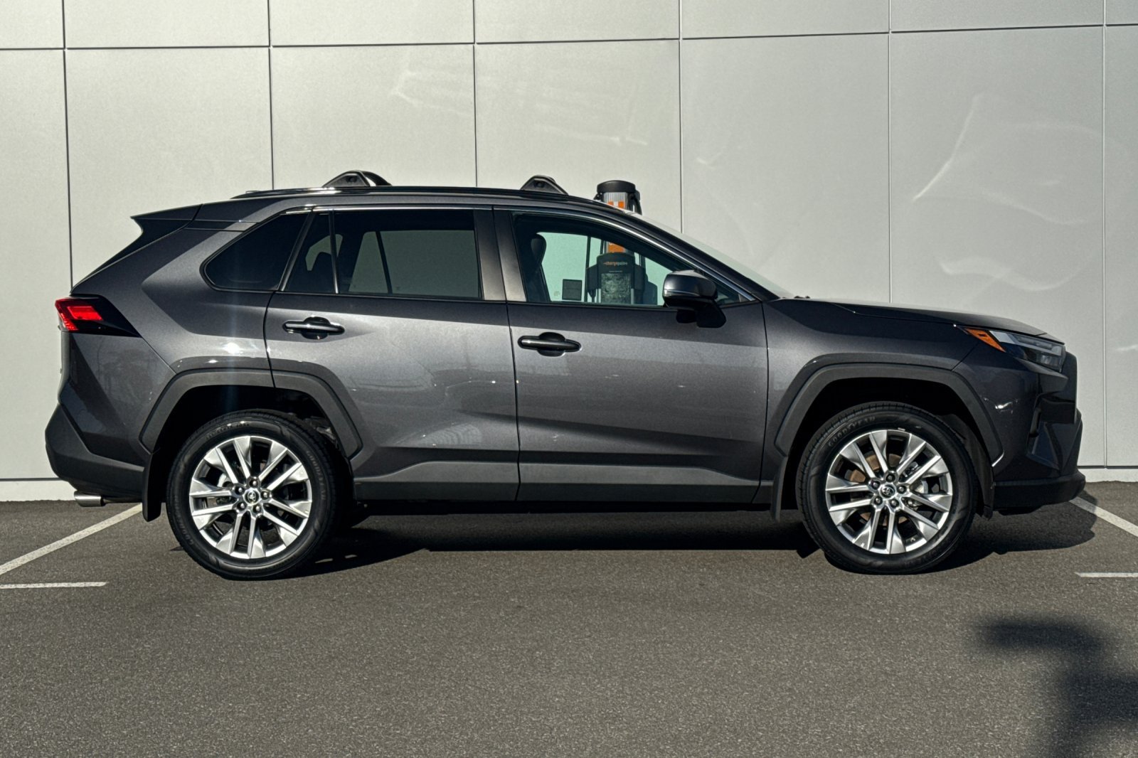 Used 2025 Gray Toyota XLE Premium image 6