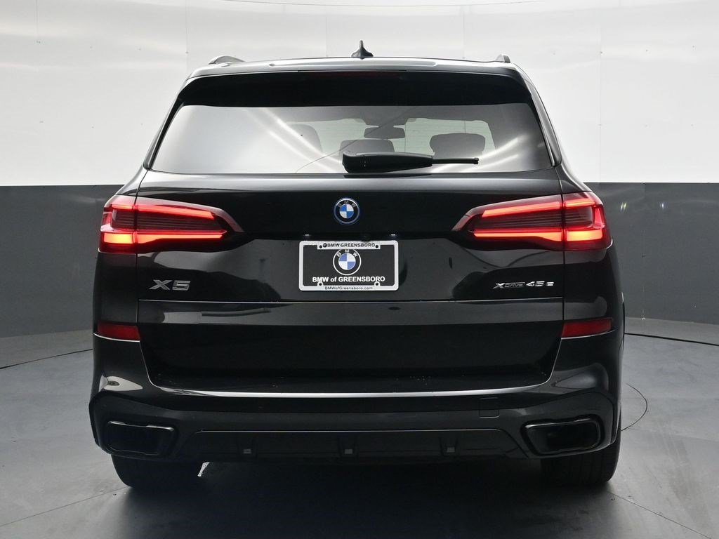 Used 2022 Black Sapphire Metallic BMW xDrive45e image 5