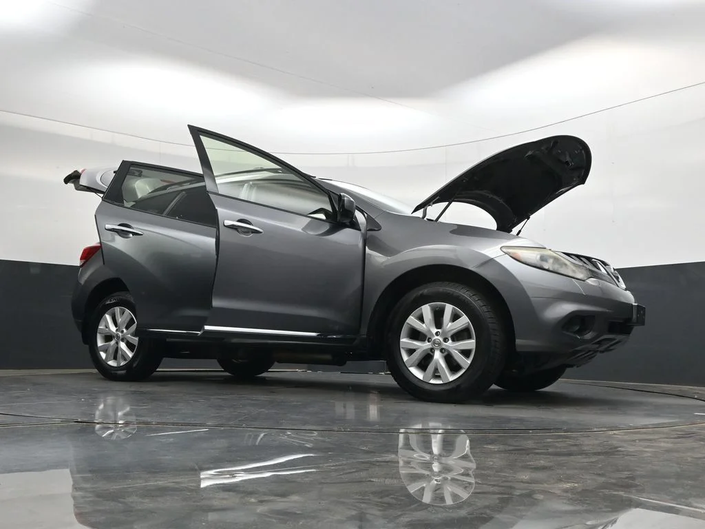 Used 2013 Gray Nissan SL image 52
