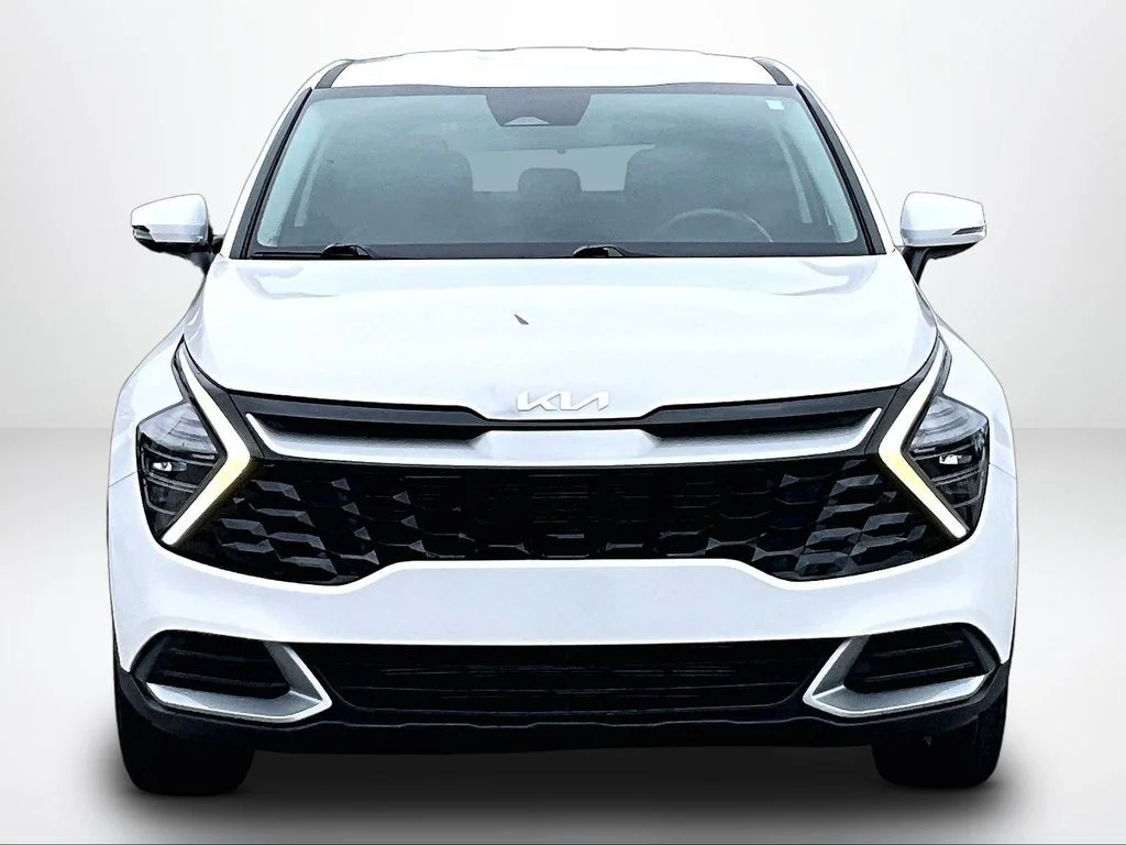 Used 2025 White Kia EX image 4