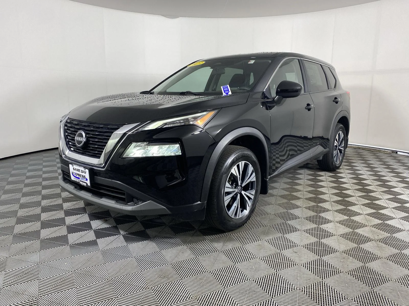 Used 2023 Super Black Nissan SV image 3