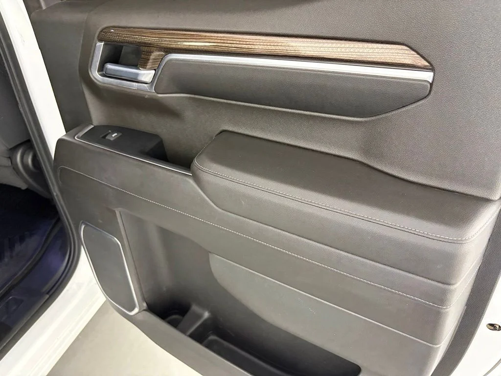 Used 2022 White Chevrolet LT image 42