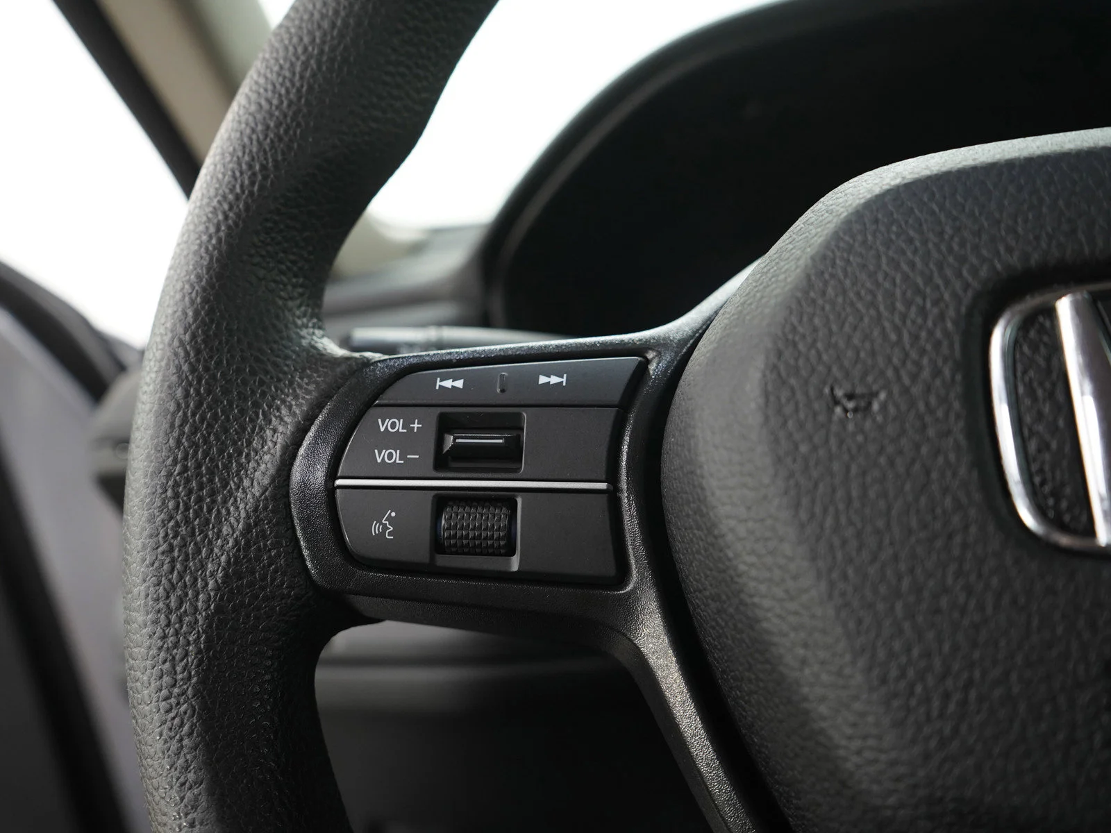 Used 2023 Lunar Silver Metallic Honda LX image 23