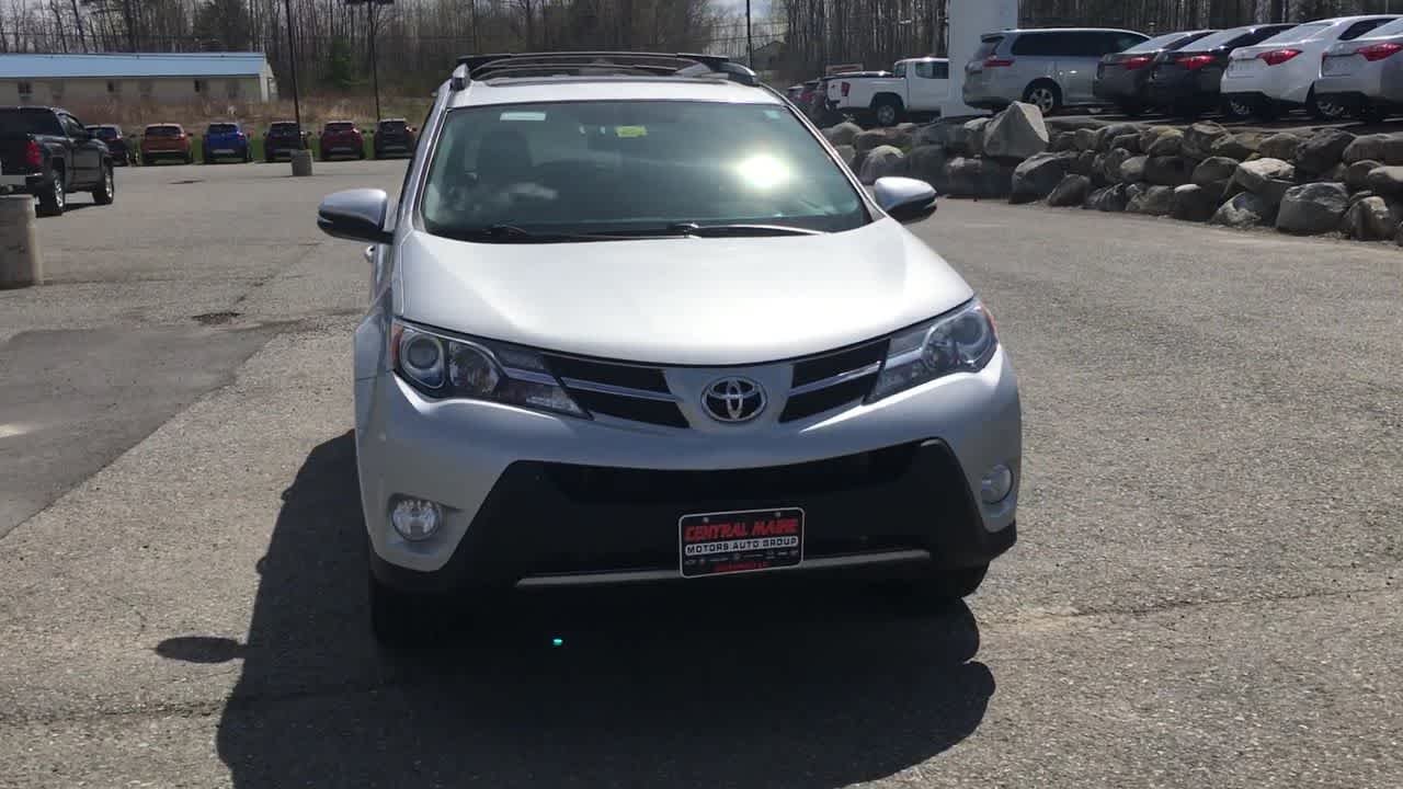 Used 2013  Toyota Limited image 3