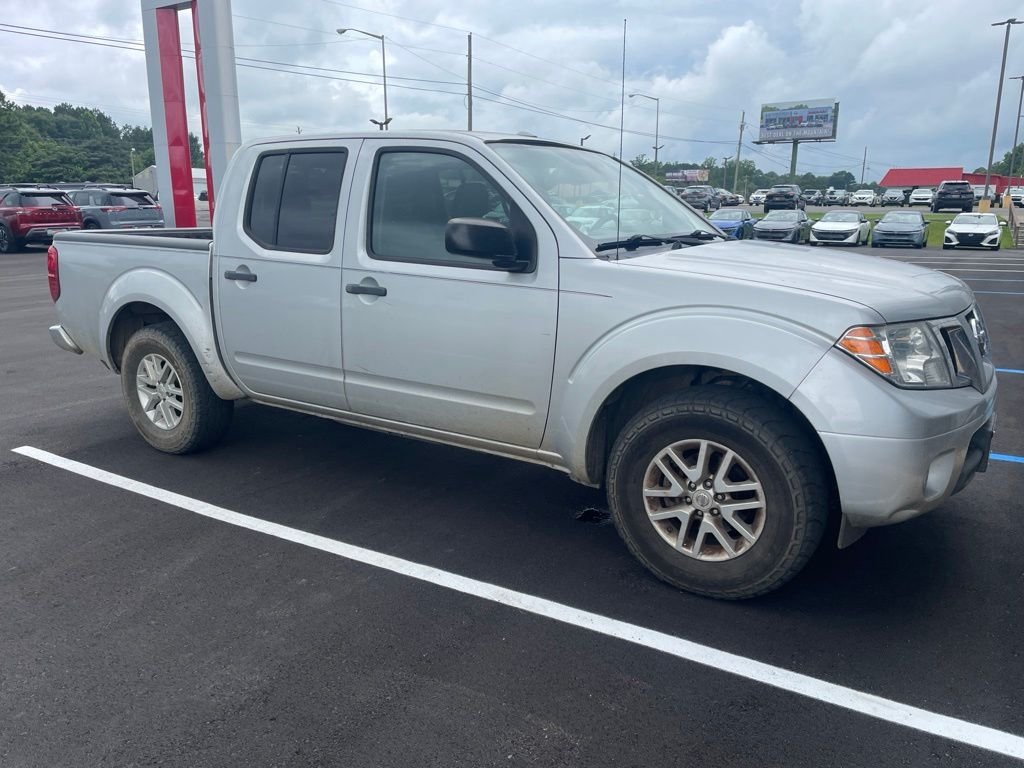 Used 2014 Silver Nissan SV image 3