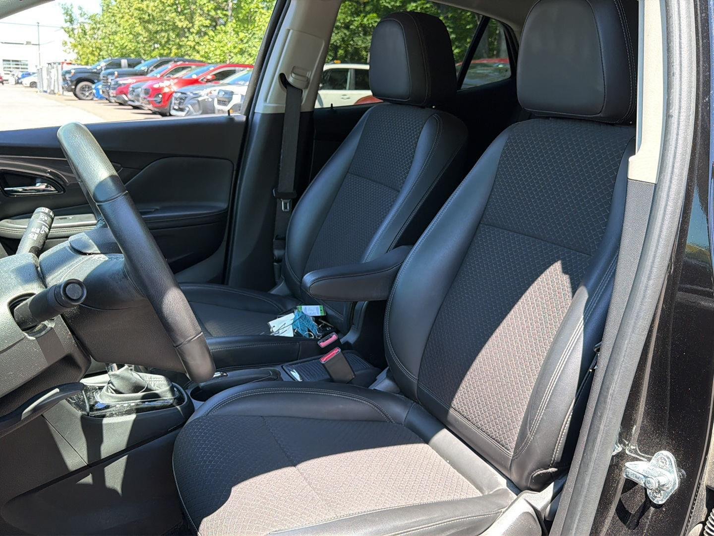 Used 2019 Ebony Twilight Metallic Buick Preferred image 14