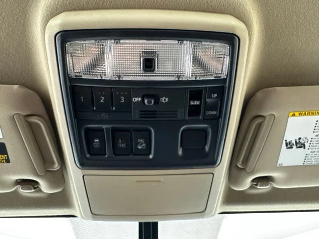 Used 2018 Super White Toyota SR5 Premium image 15
