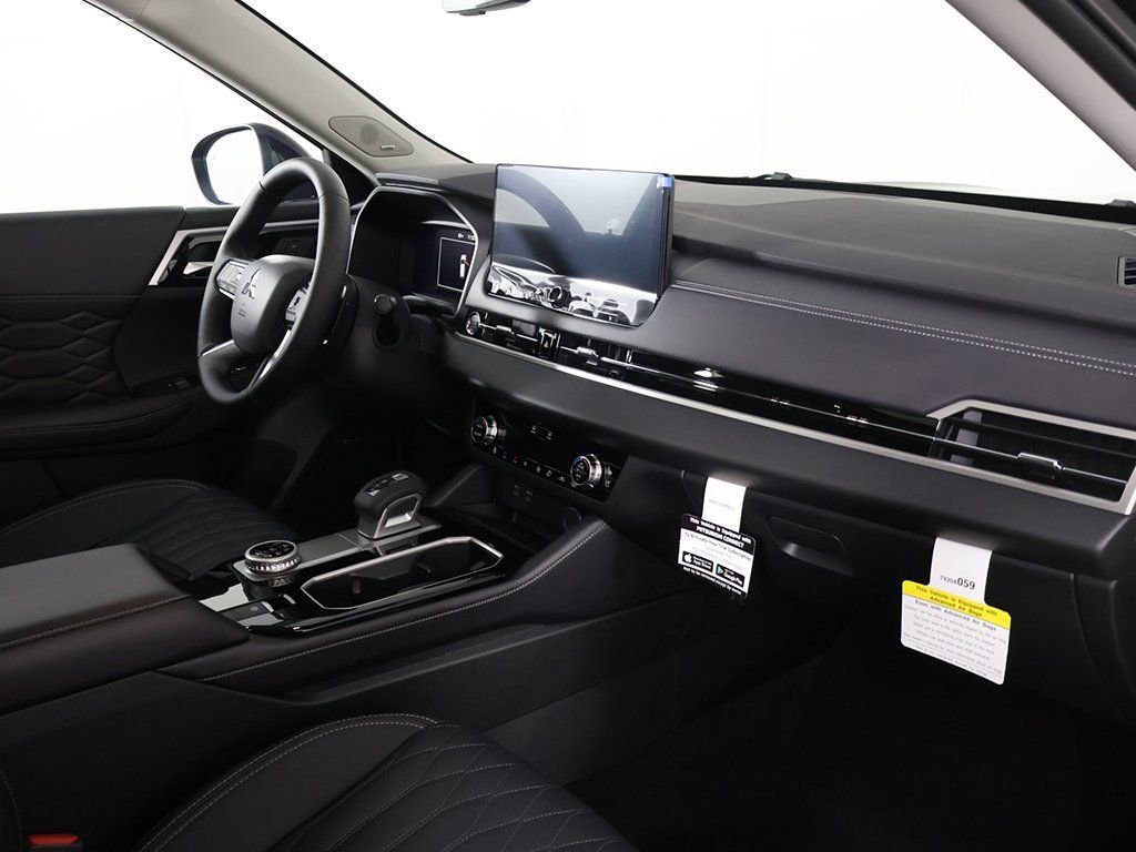 2025 Mitsubishi Outlander SEL - Photo 32