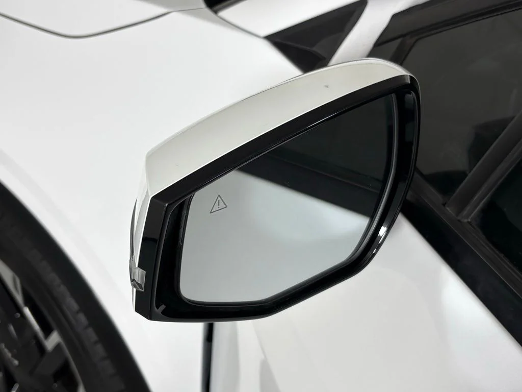 Used 2023 White Kia SX-Prestige image 13