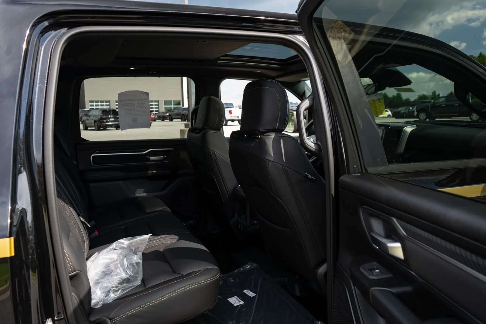 New 2026 Diamond Black Crystal Pearl-Coat Exterior Paint RAM Big Horn with DC 650 Supercharged Package image 46