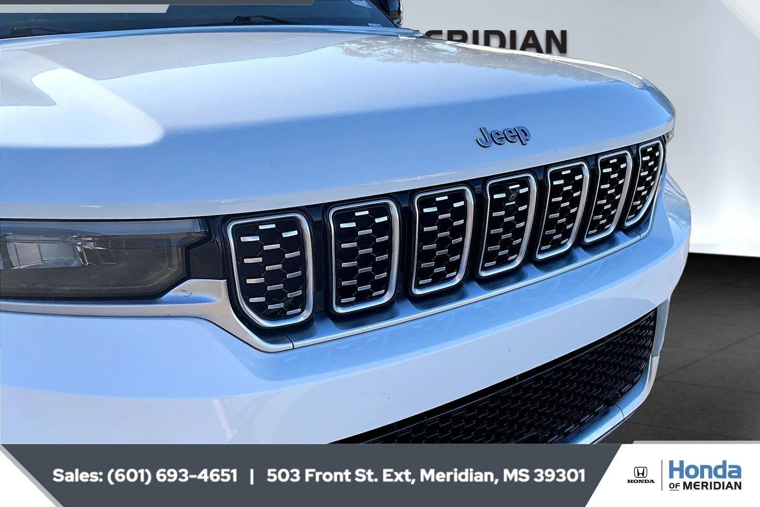 Used 2022 Bright White Clearcoat Jeep Summit Reserve image 21