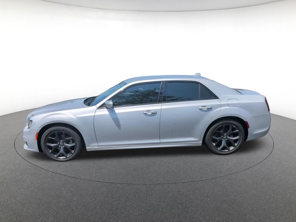 Certified Used 2022 Silver Mist Clearcoat Chrysler Touring image 10