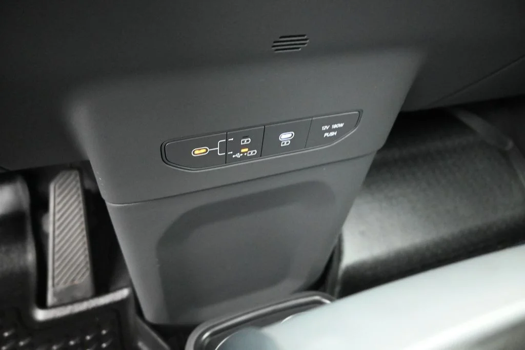 Used 2024 Black Kia Light Long Range image 18