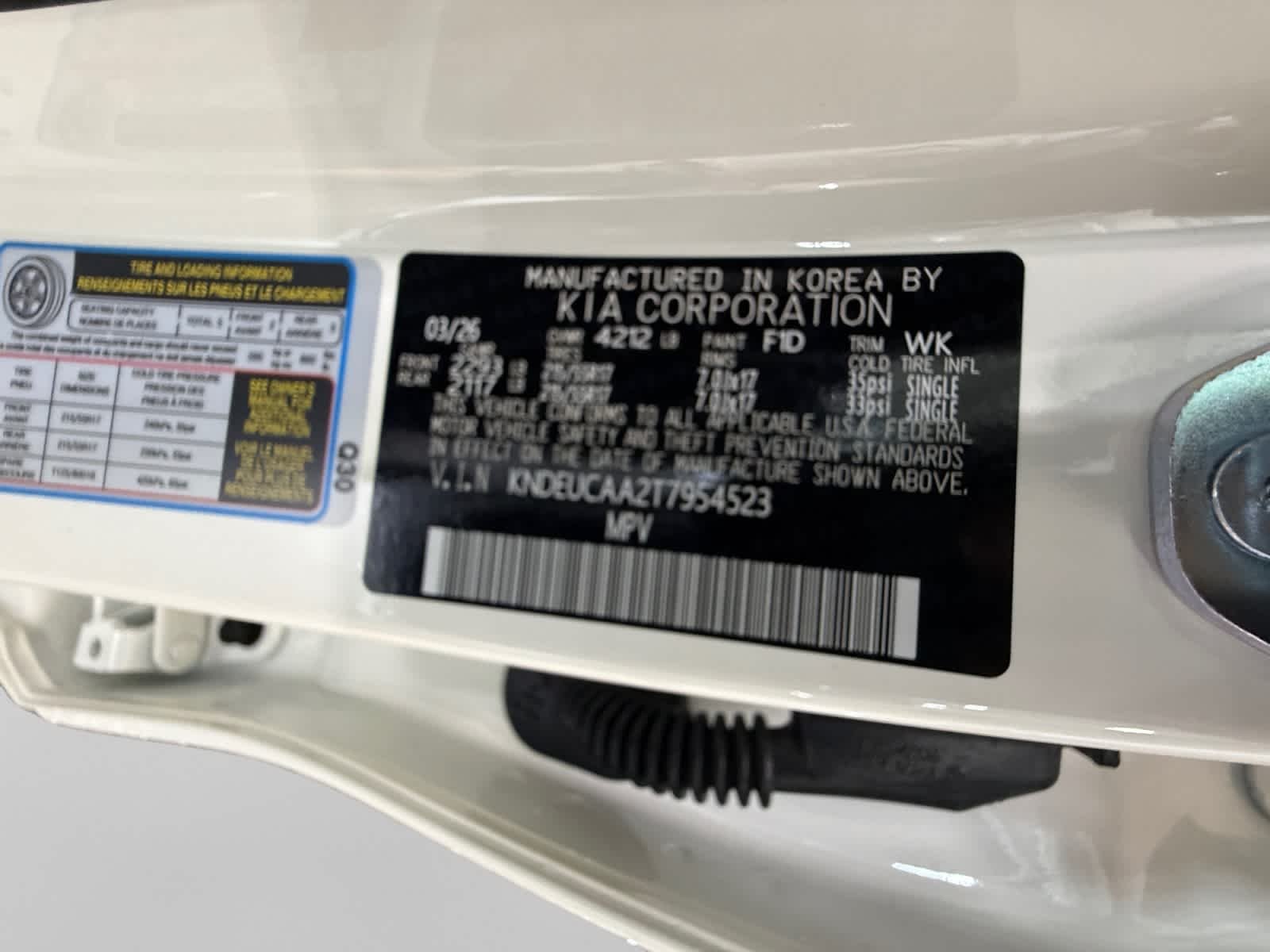 New 2026 Clear White/Black Roof Kia S image 24