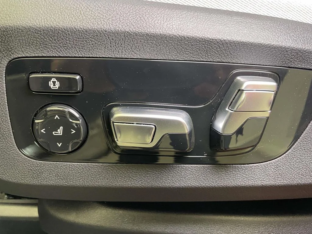 2026 BMW XM Base - Photo 13