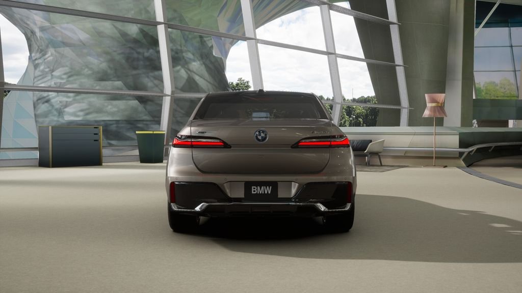 2026 BMW 7 Series 750e - Photo 32