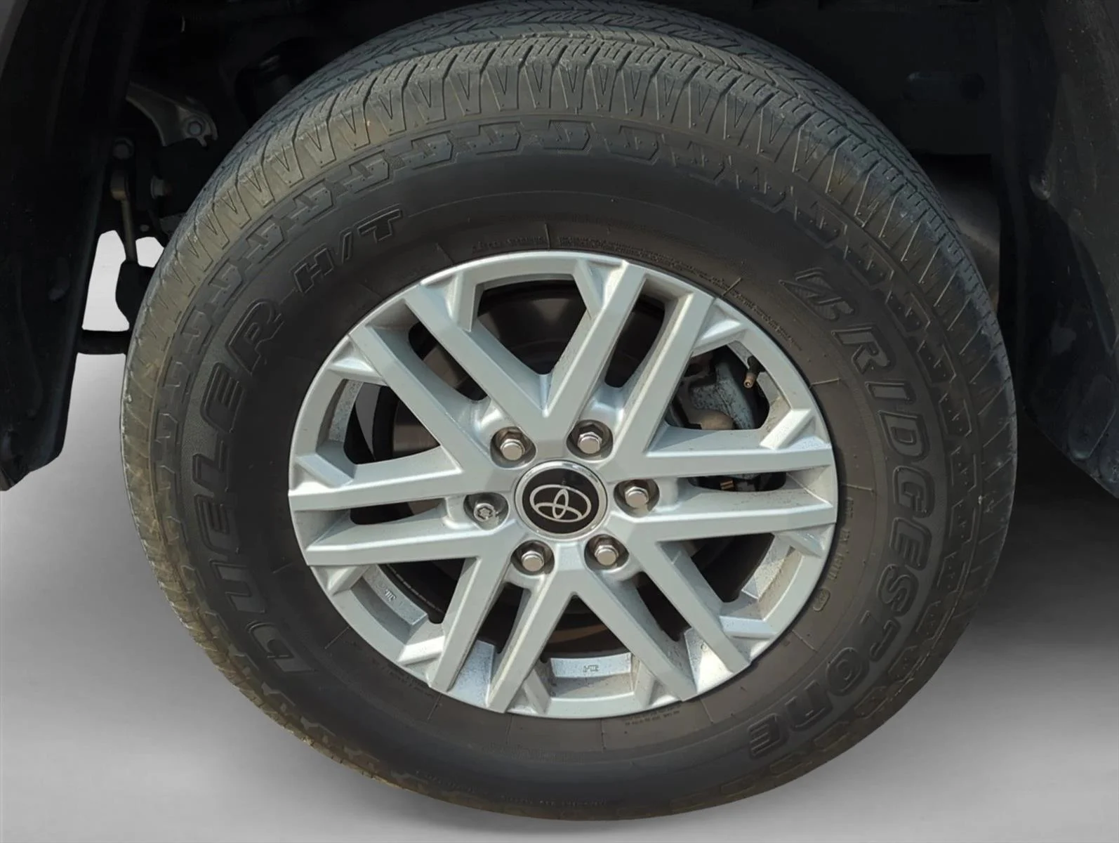 Used 2023 Magnetic Gray Metallic Toyota SR5 image 6
