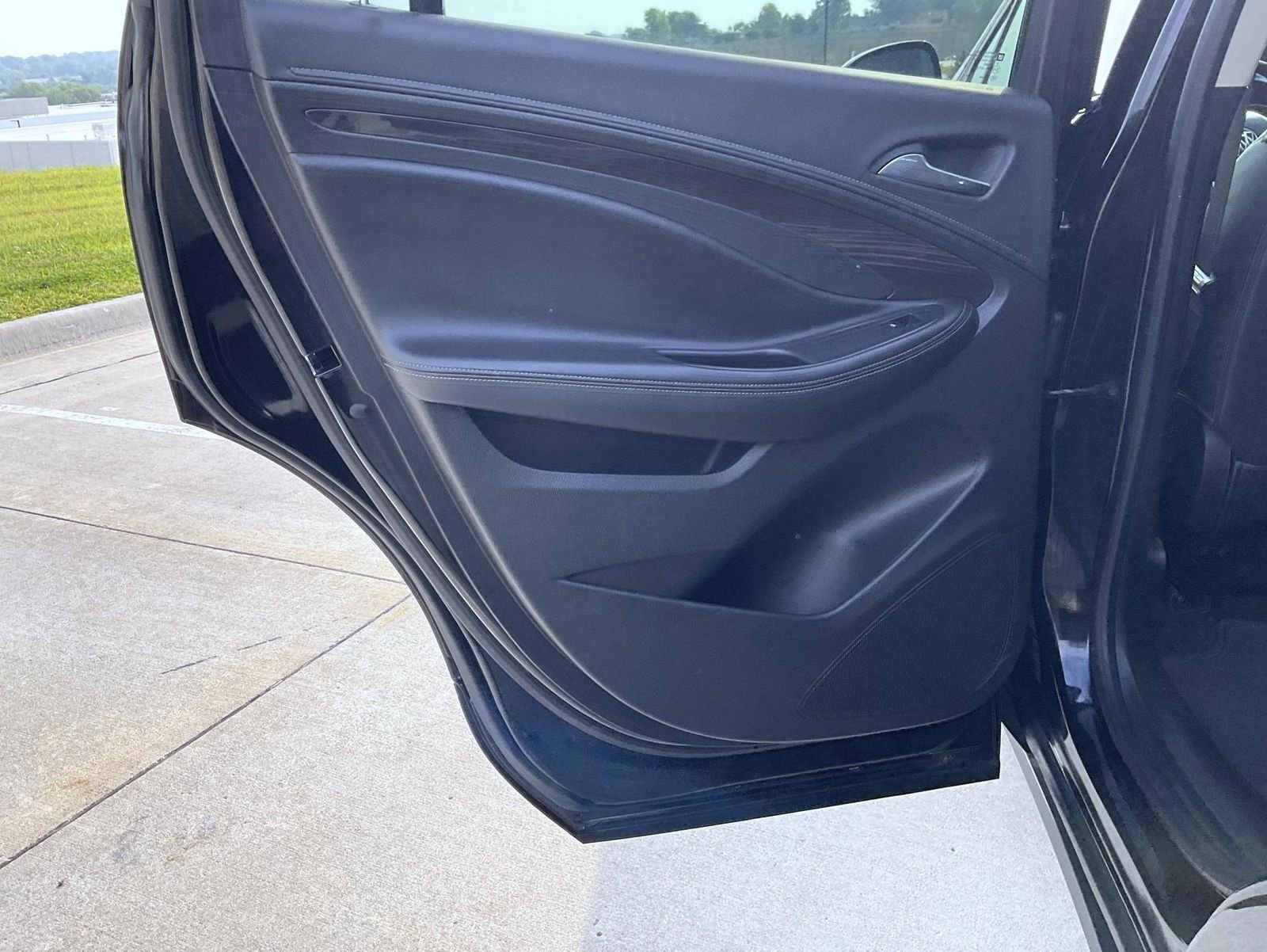 Used 2020 Black Buick Essence image 18