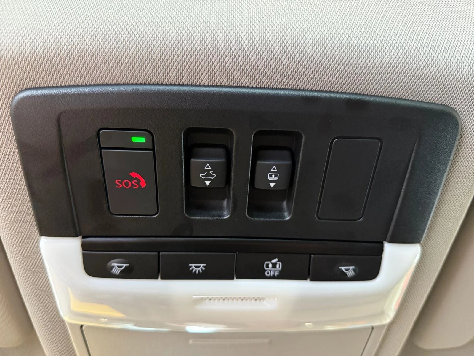 Used 2023 Super Black Nissan SV image 17