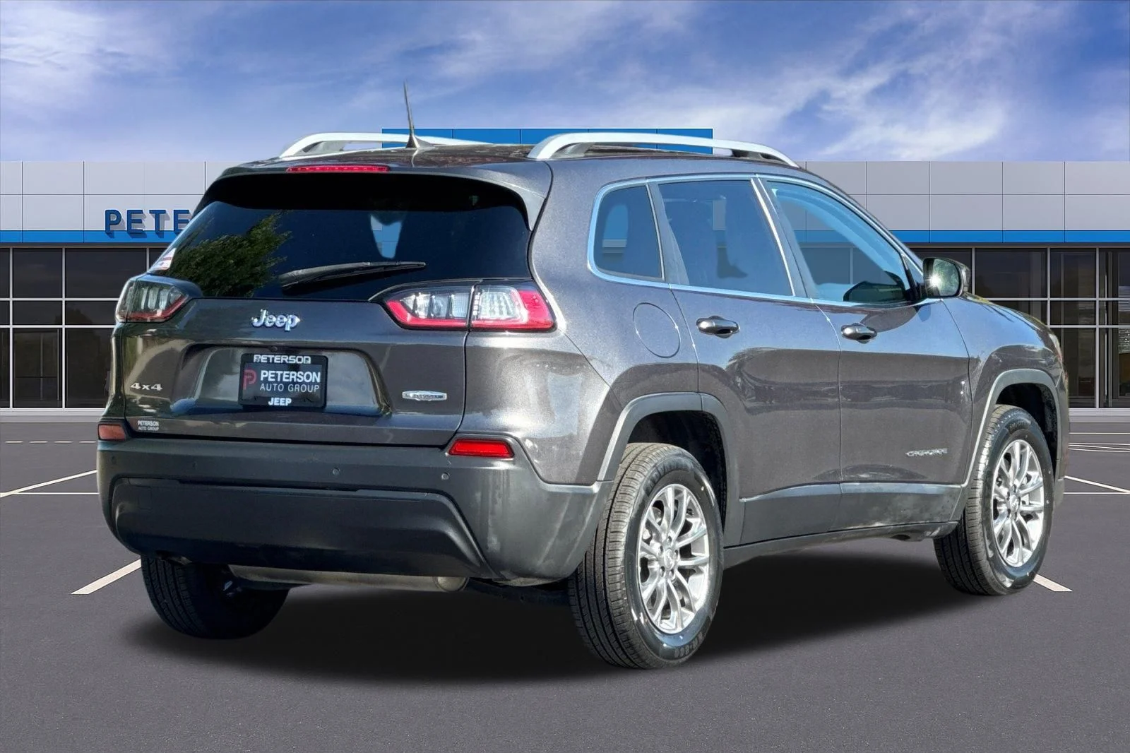 Used 2020 Gray Jeep Latitude Plus image 4