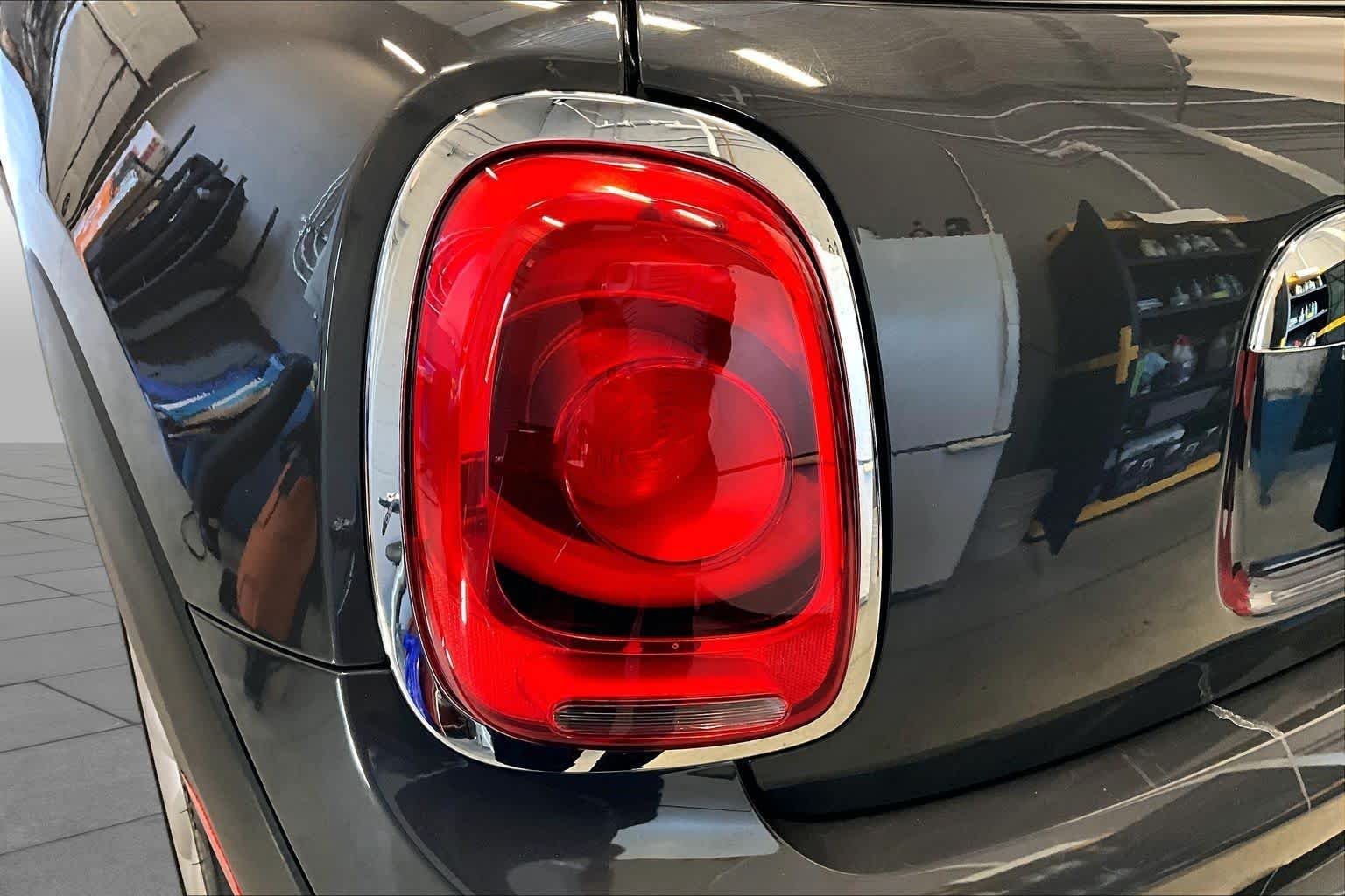 Used 2018 Thunder Grey Metallic MINI Cooper S image 28