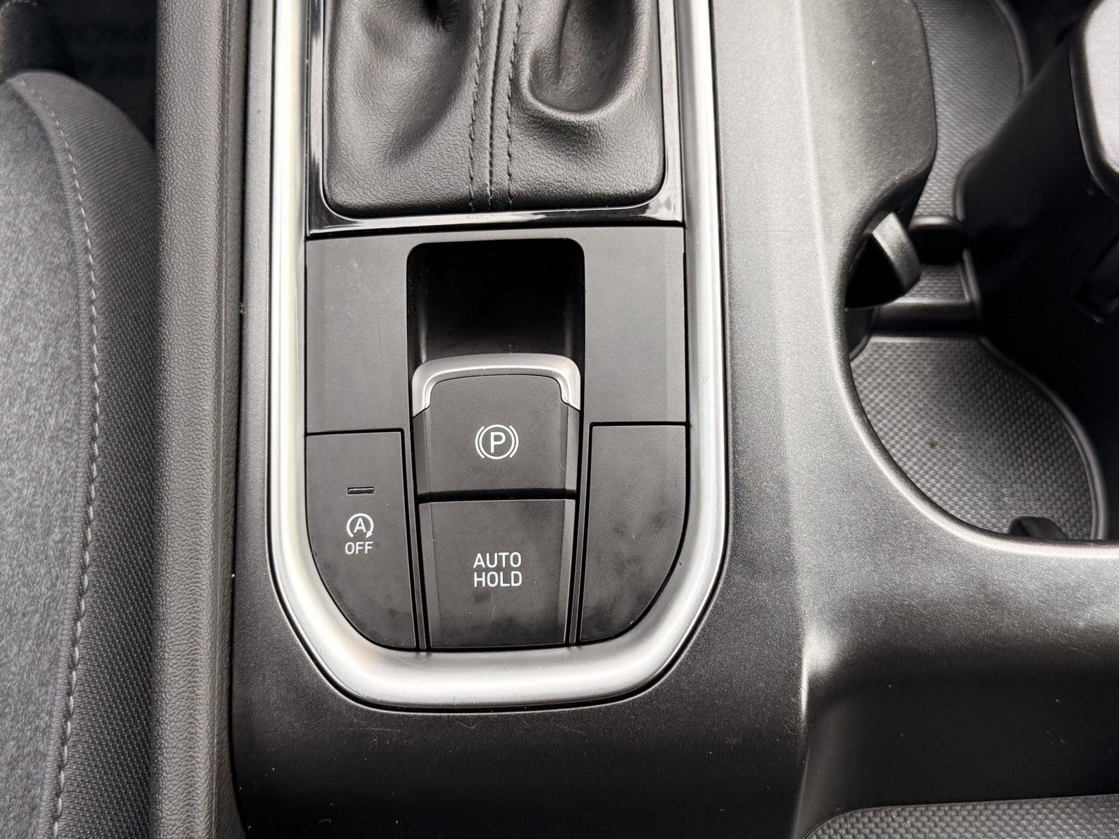 Used 2019 Stormy Sea Hyundai SE image 29