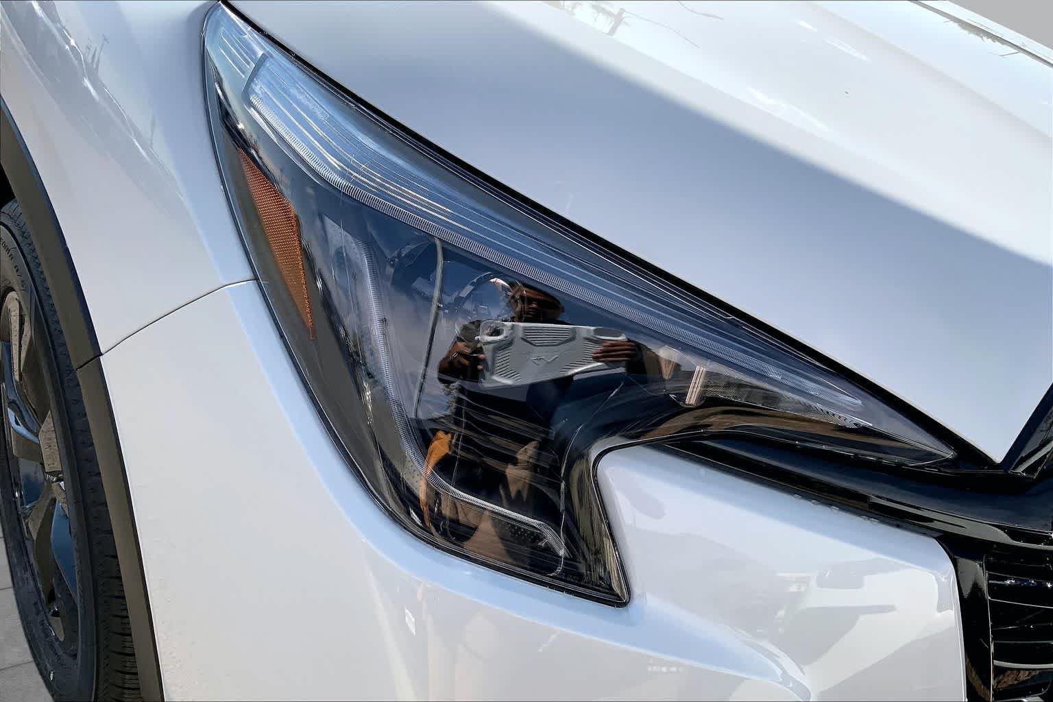 New 2026 CRYSTAL WHITE PEARL Subaru Premium 7-Passenger image 13