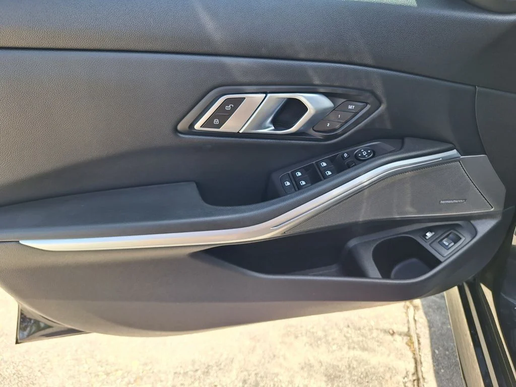 Used 2023 Black BMW 330e iPerformance image 33