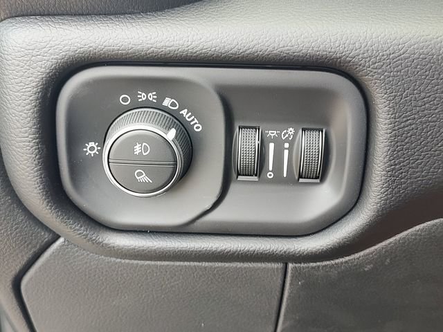 New 2027 Ceramic Gray Clearcoat RAM Laramie image 26