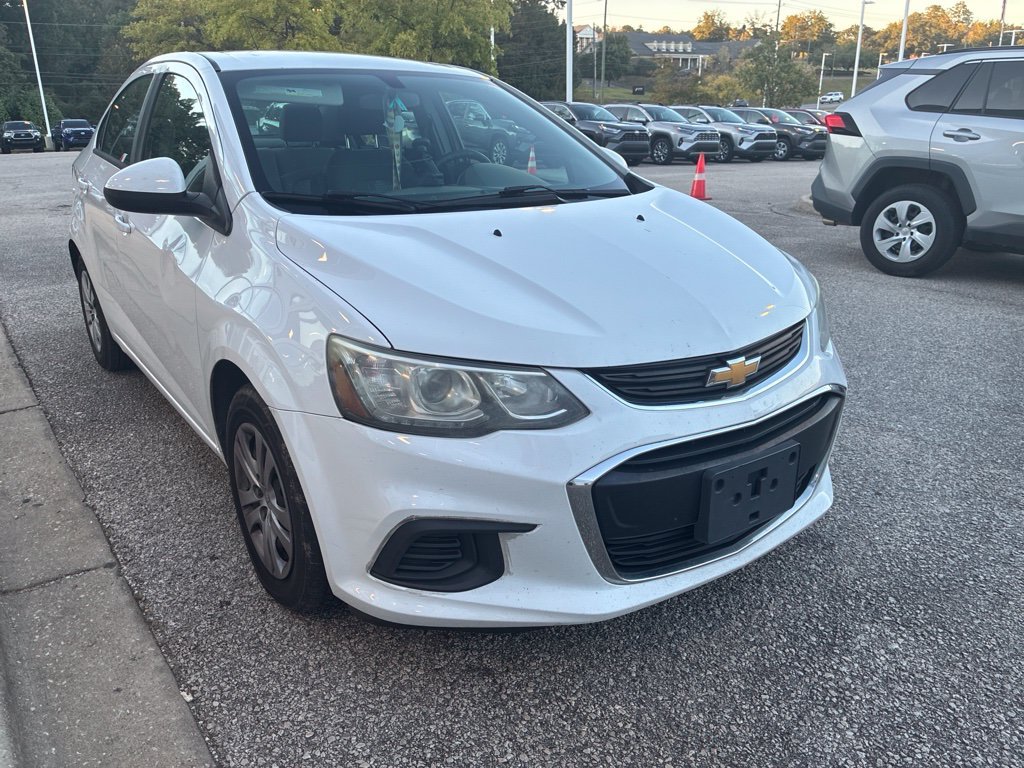 Used 2018 White Chevrolet LS image 4