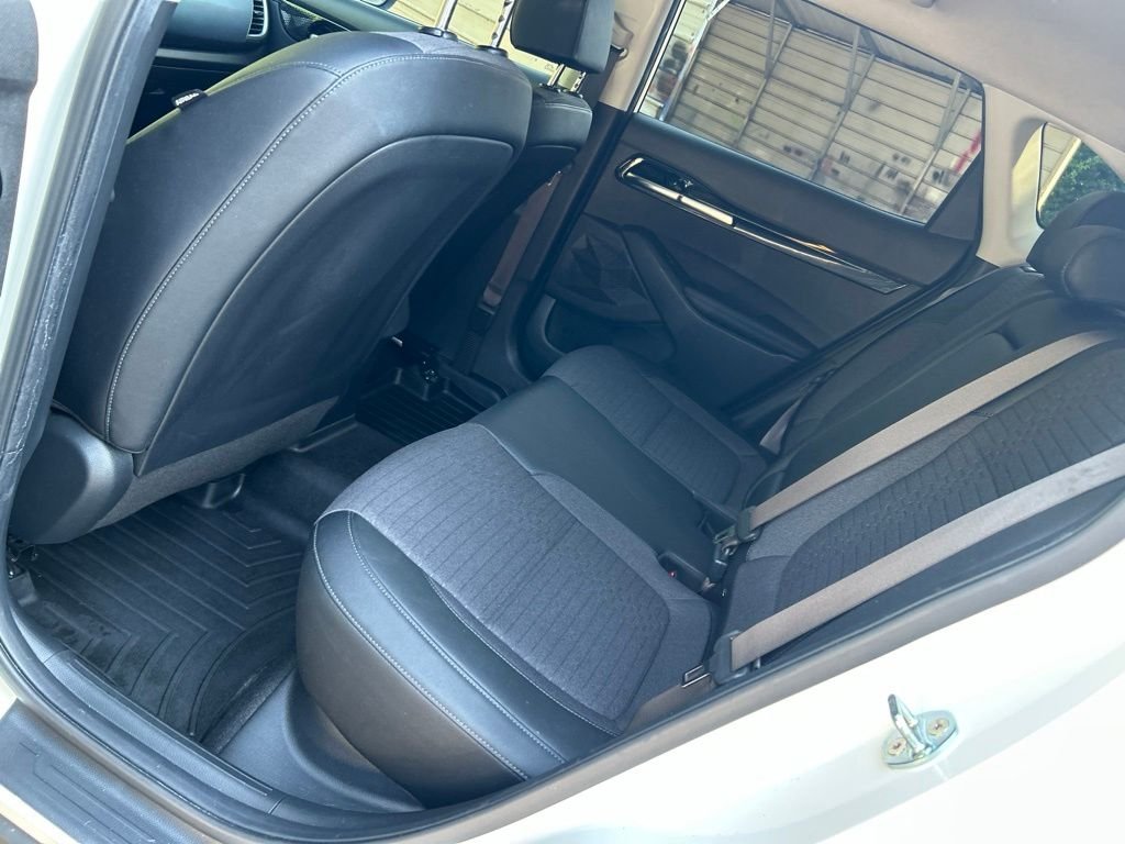 Used 2021 White Kia S image 29