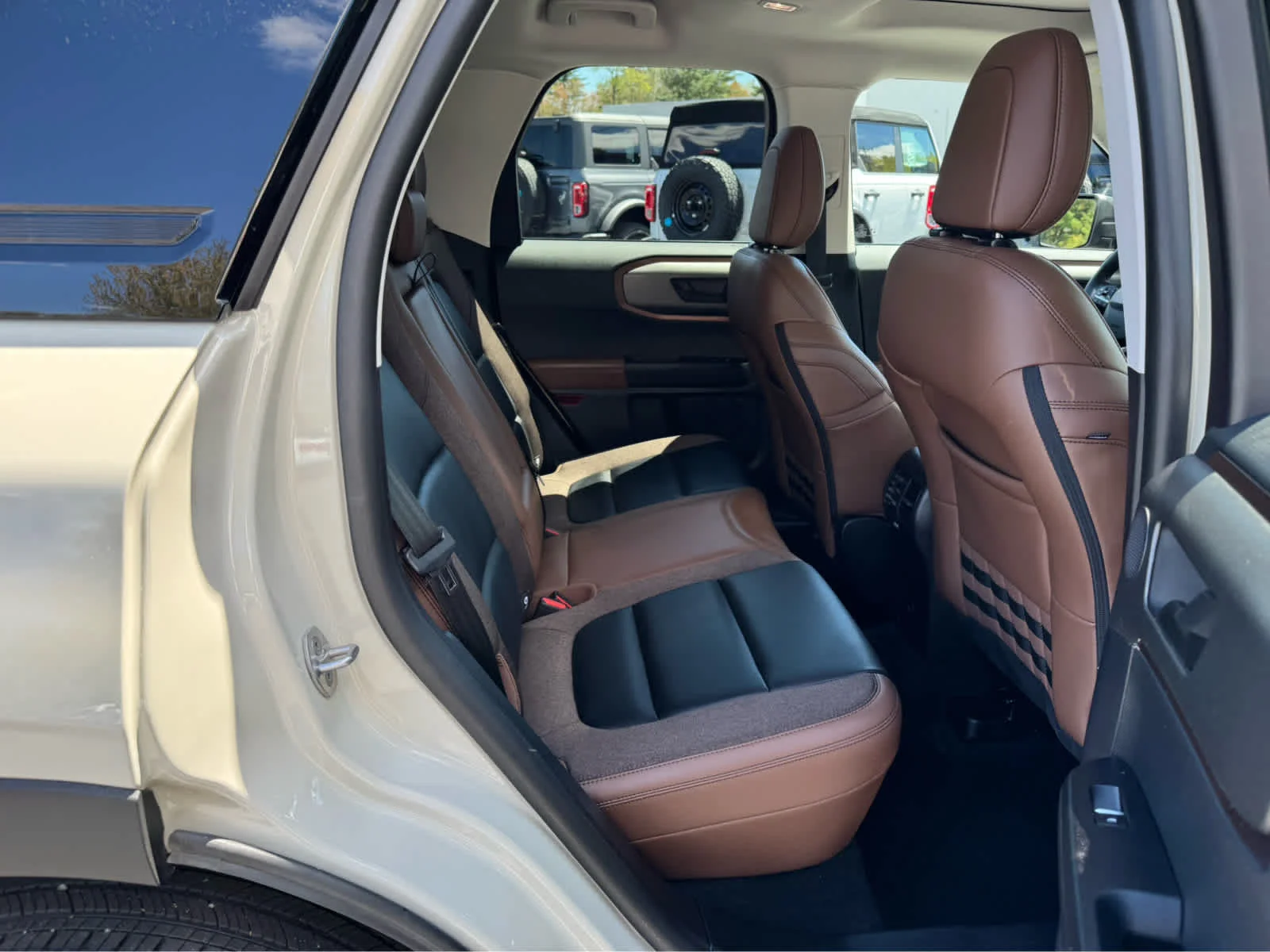 Certified Used 2025 Desert Sand Ford Outer Banks image 12