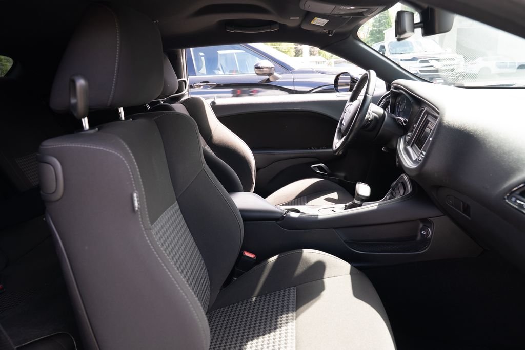 Used 2020 Pitch Black Clearcoat Dodge R/T image 18